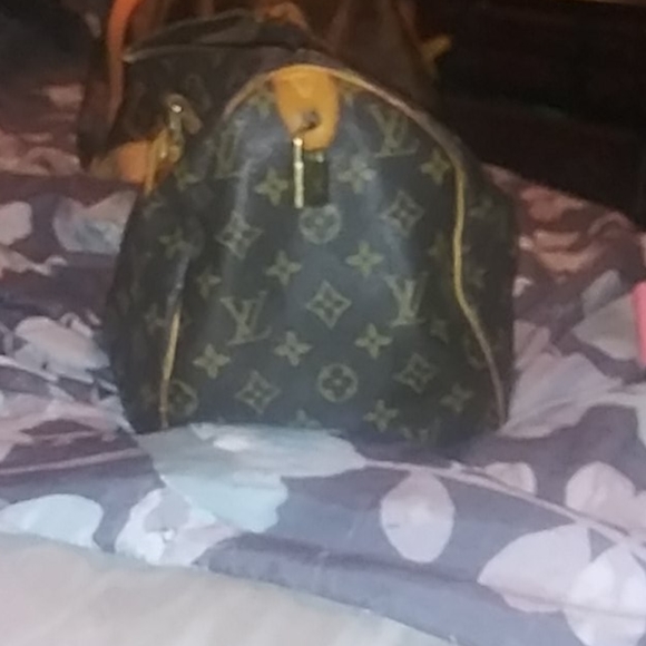 Small Louis Vuitton - Picture 3 of 4